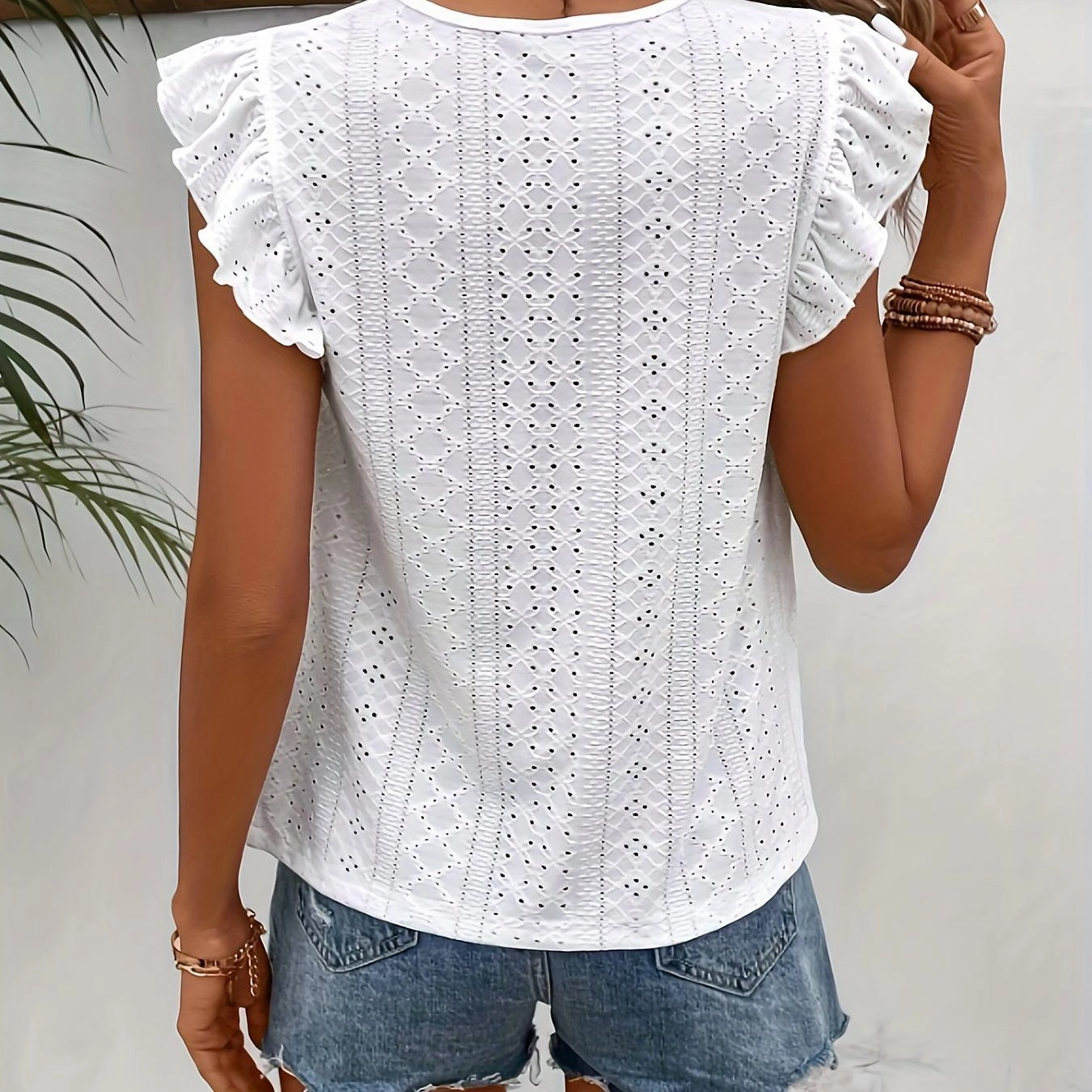 Solid Eyelet Ruffle Trim T-Shirt for Stylish Spring Looks