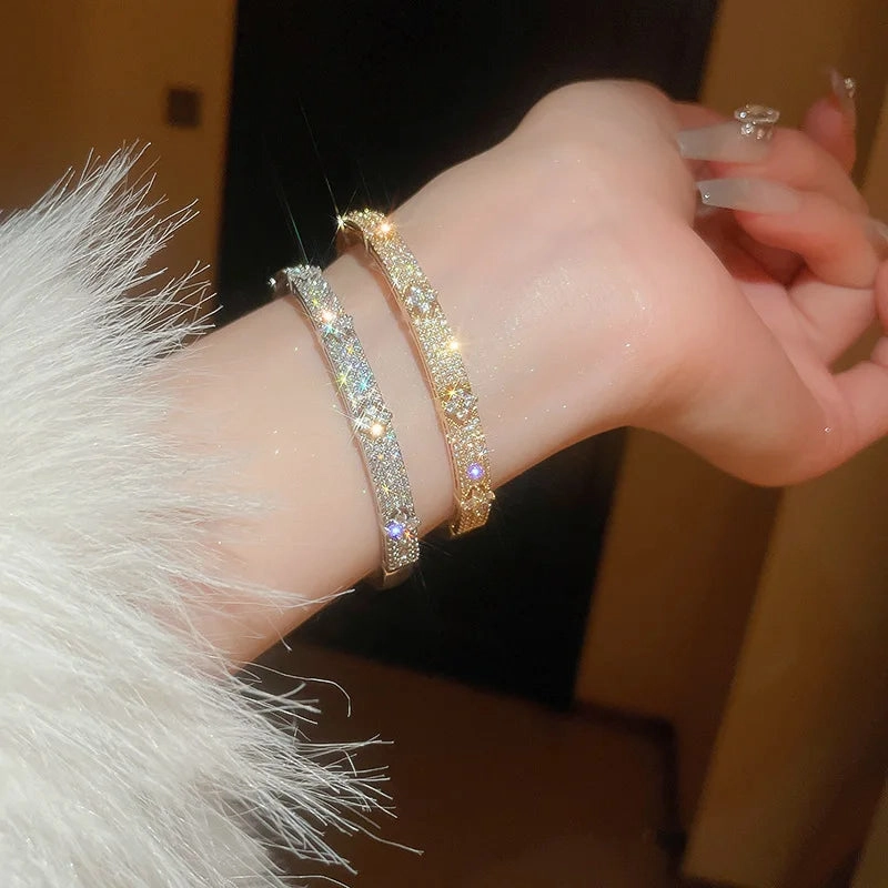 South Korea New Exquisite Simple Flower Bracelet Women's Jewelry