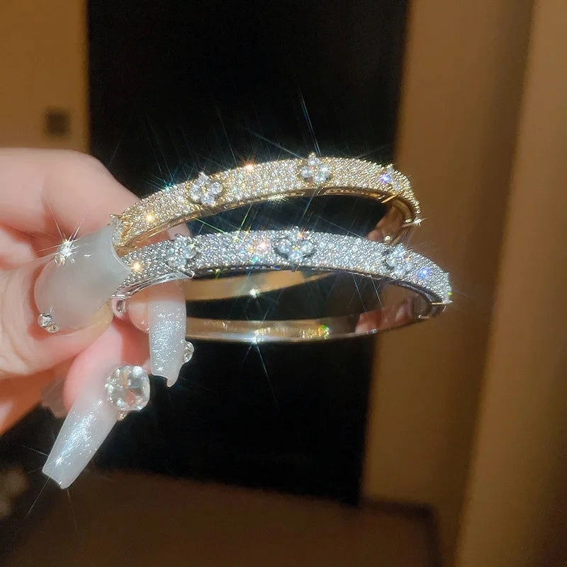 South Korea New Exquisite Simple Flower Bracelet Women's Jewelry
