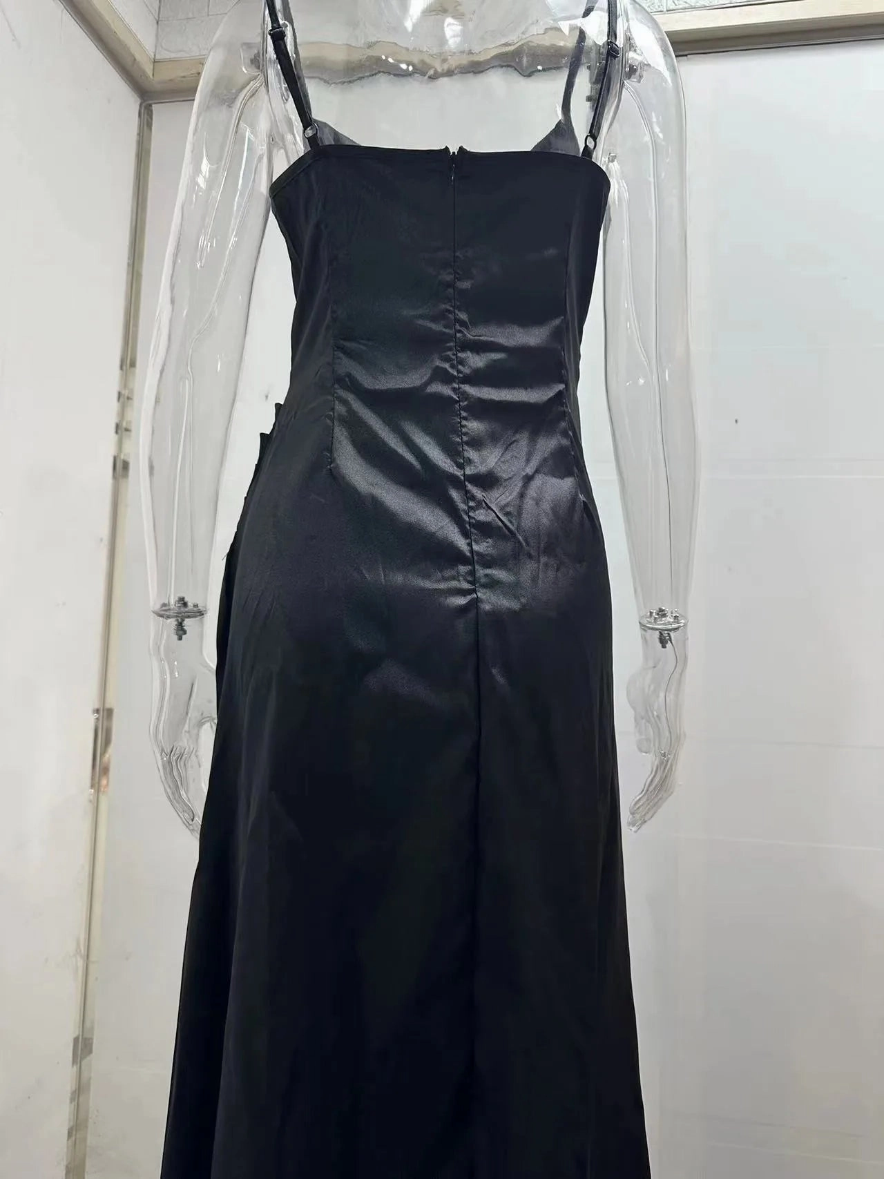 Spring and Summer Strapless Pleated Satin Dress for Women Slim Fit Backless Mid-Calf Dress for Parties and Clubwear