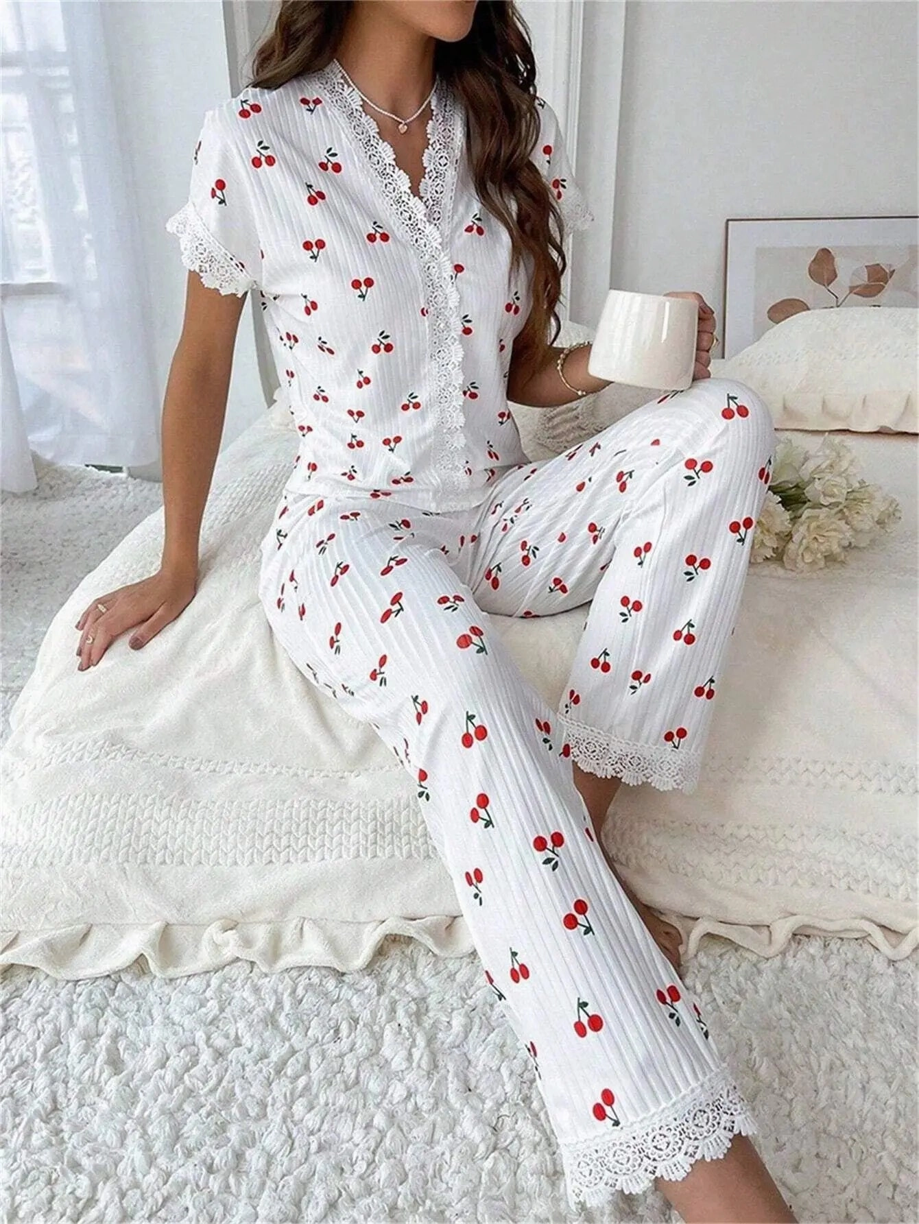 Spring Summer Pajama Set for Women Lace Trim Heart Print Nightwear Loungewear Short Sleeve Top & Full-Length Pants