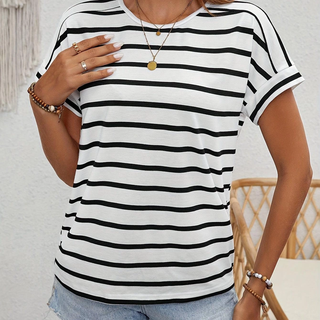Striped Crew Neck T-shirt, Short Sleeve Casual Top for Women