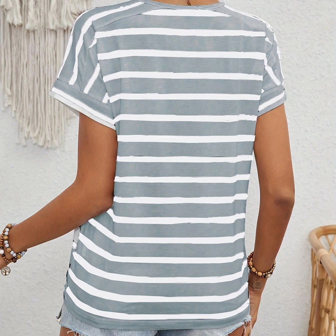 Striped Crew Neck T-shirt, Short Sleeve Casual Top for Women