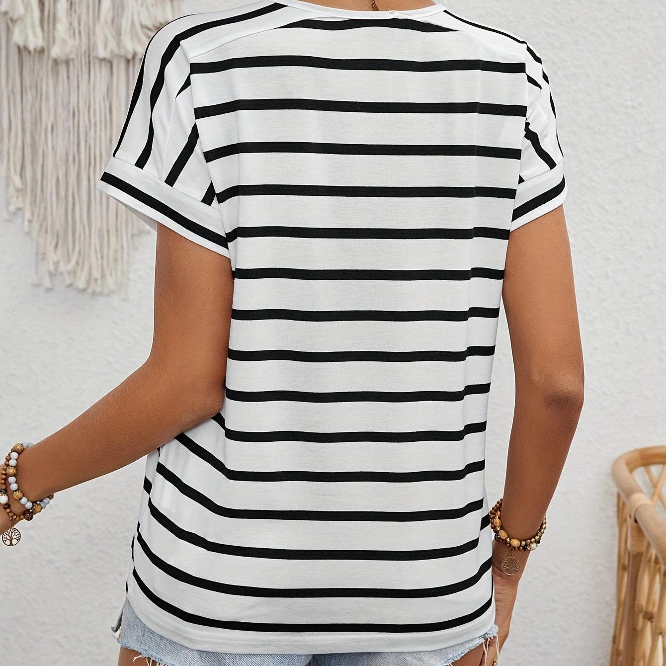 Striped Crew Neck T-shirt, Short Sleeve Casual Top for Women