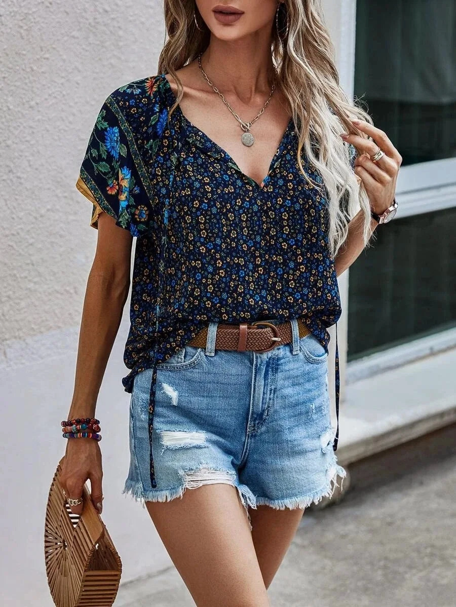 Summer Floral Print Blouses for Women V Neck Short Sleeve Boho Beach Casual Tops Elegant Shirt for Summer Vacation and Outings