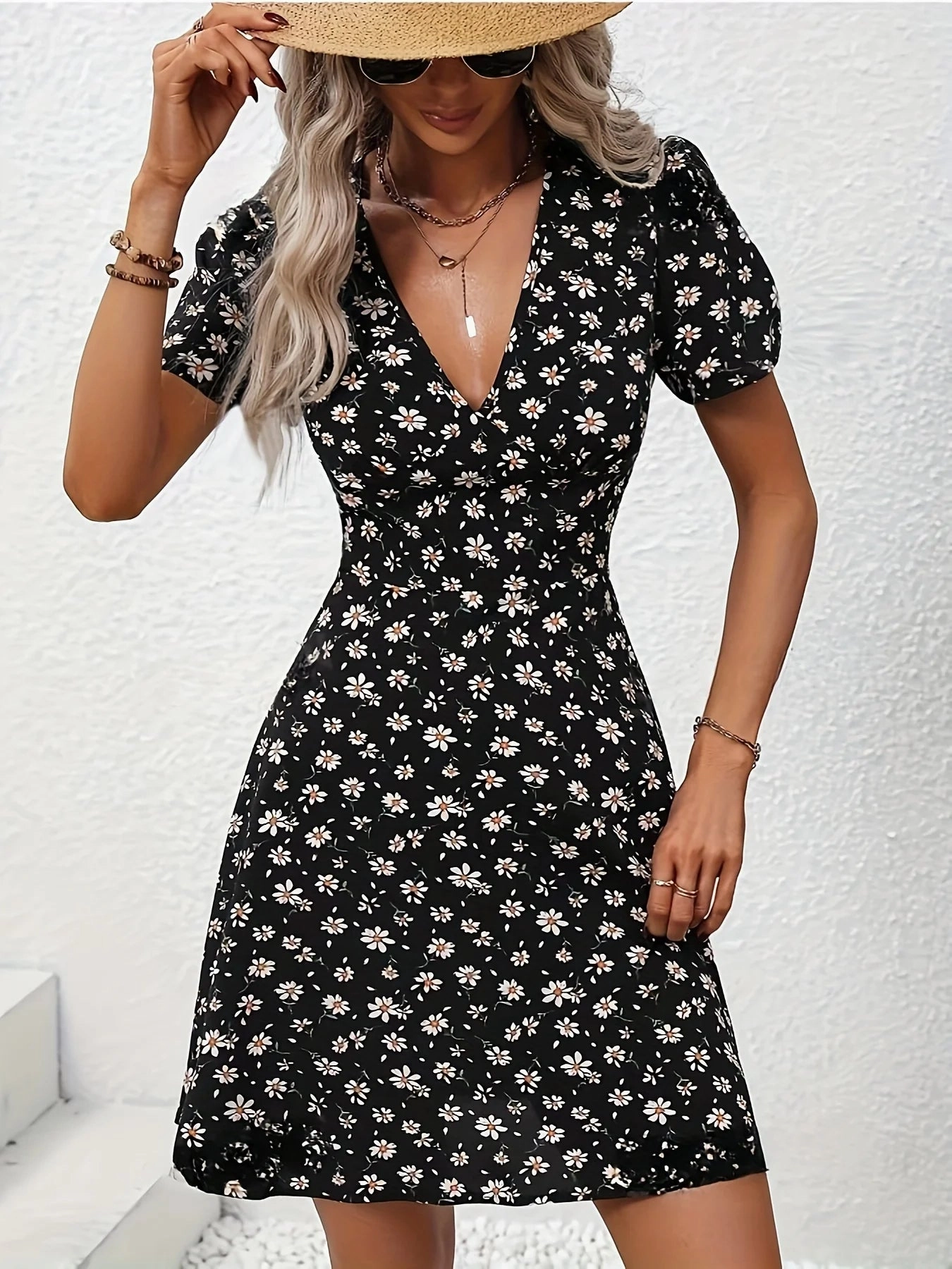 Summer Women's Floral Print Mini Dress V-Neck Puff Sleeve Casual Vacation Dress for Going Out and Party