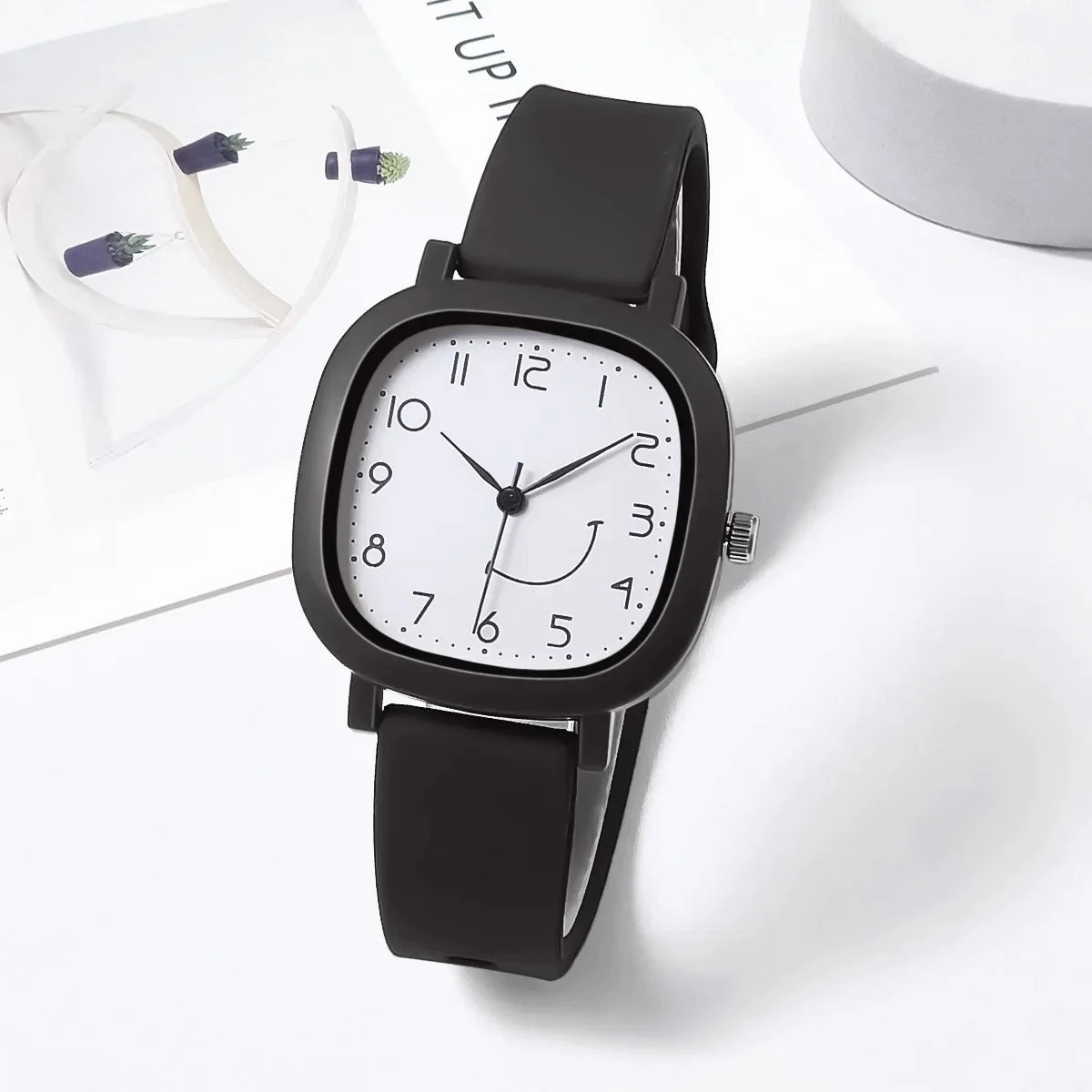 Women Quartz Jelly Silicone Strap Sports Watch with Smile Dial